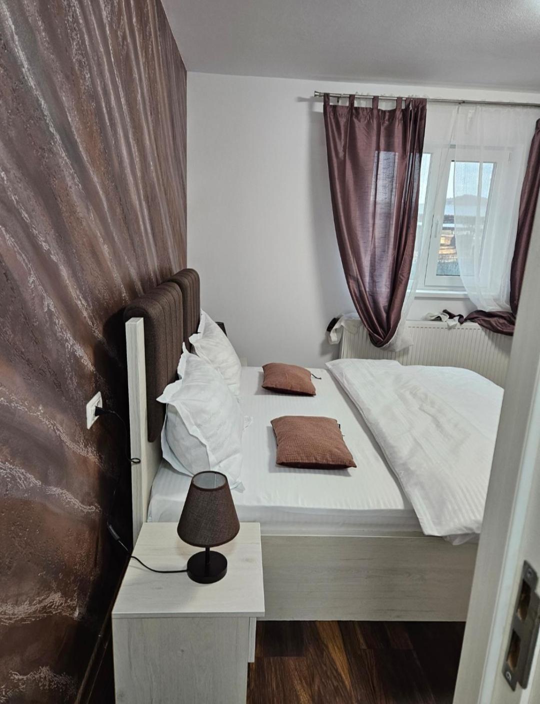 Hotel Casa Coco à Curtea de Argeş Extérieur photo